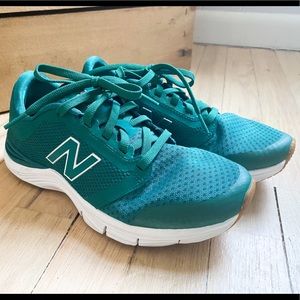 New balance women’s size 7 running shoes